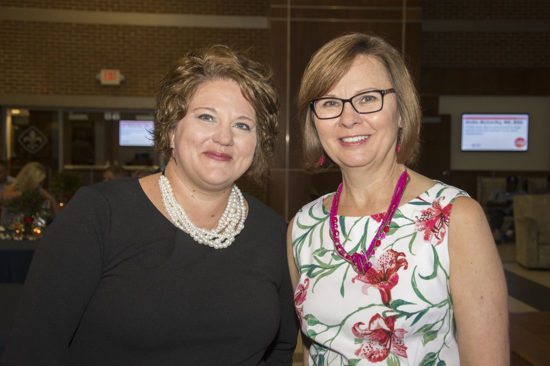 Valerie Grimes, Carol Vielhaber